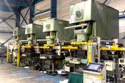 ２００ＴＯＮ+１５０ＴＯＮ３台編成）